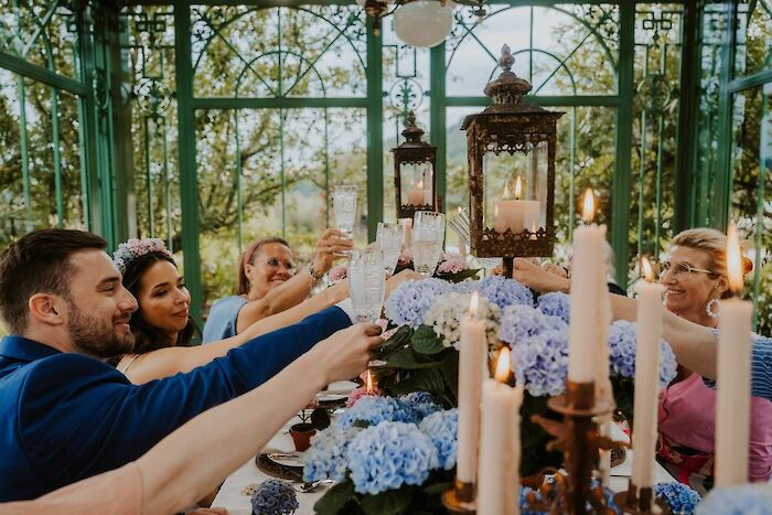 Create the perfect summer table for long summer evenings